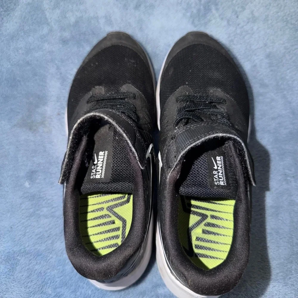 Nike Star Runner 2.0 black sneakers